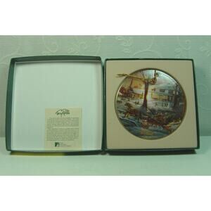 VINTAGE TERRY REDLIN CERAMIC ORNAMENT--"RACING HOME"--HADLEY COLLECTION